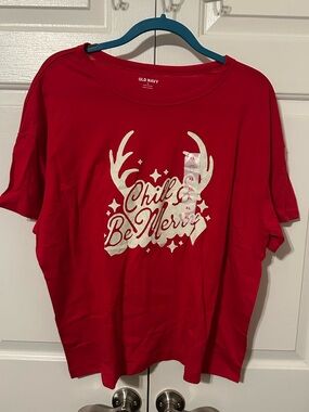 Old Navy Red Holiday Graphic Tee